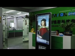 Estación de carga inalámbrica de teléfonos celulares de 55 pulgadas Android LCD Quiosco de publicidad