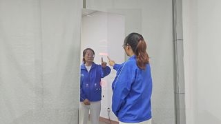 Quiosco LCD de cristal con espejo mágico de 43 pulgadas con cámara y cámara térmica