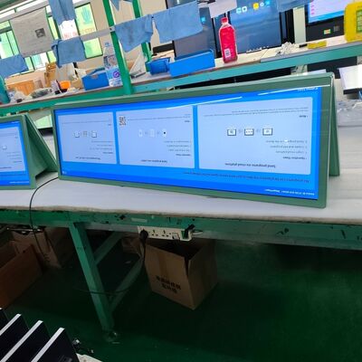 49Display de menú de señalización digital de 2,5 pulgadas con pantalla doble montado en el techo para restaurante